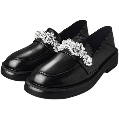 ビジューが光るブリテッシュローファー