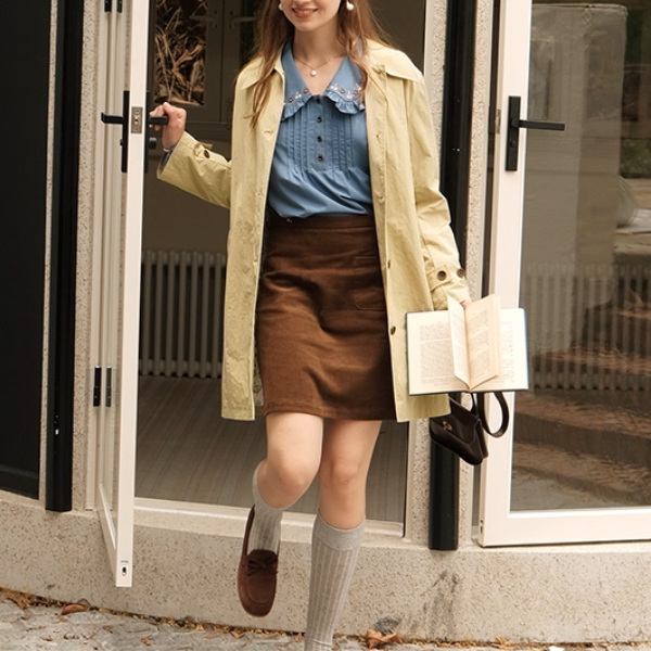 さくらんぼ刺繍とプリーツのドーリーシャツ《Z01178》