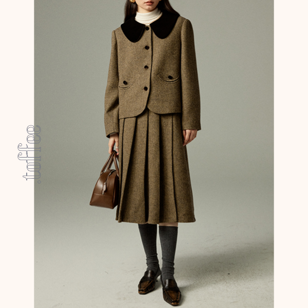 ヘリボーン柄ショートジャケット＆プリーツミディスカートのセットアップ　Z00481