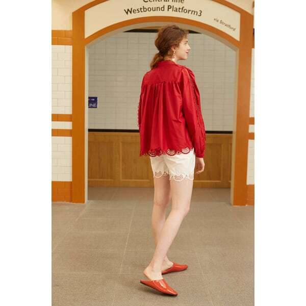 【2color】蝶々モチーフ刺繍デザインブラウス C0129