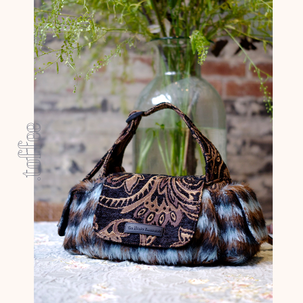 ファー付きダマスク織りショルダーバッグ　《Z00788》