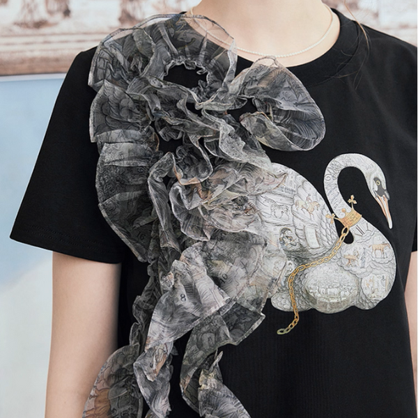 チュールリボンと水鳥プリントのブラックTシャツ《Z01060》