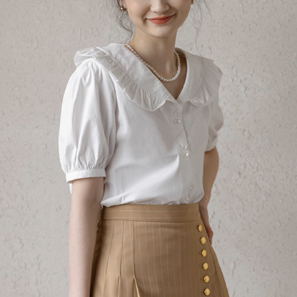 フリル襟が揺れるホワイトブラウス《Z01083》