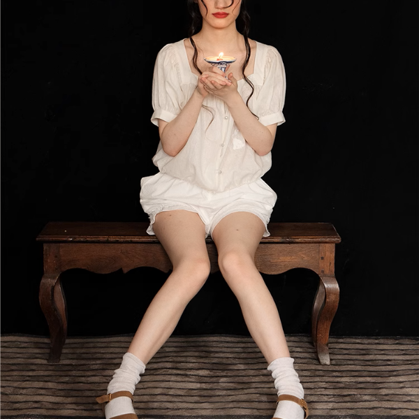 【2color】刺繍うさぎのスクエアネックブラウス《Z01046》