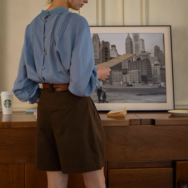 【2color】レース刺繍＆バックボタンディテールブラウス《Z00869》