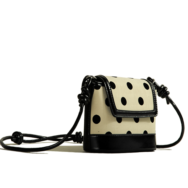 【3color】ポルカドットスクエアショルダーバッグ　Z00485