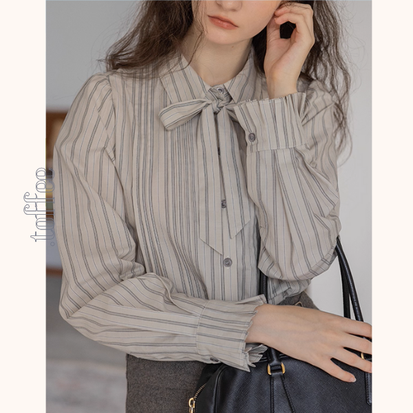 【2color】凛とした冬の朝をまとうボウタイブラウス《Z01173》