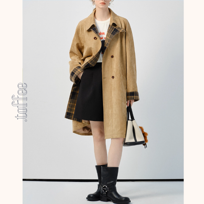 大人レトロに映えるチェック袖口のカーキトレンチコート《Z01182》