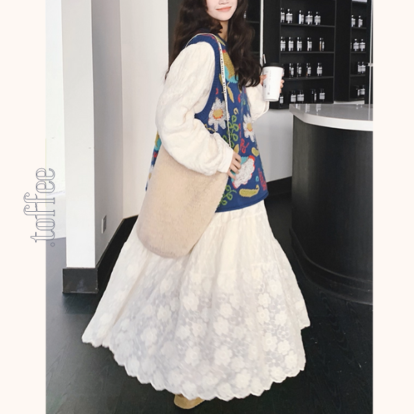 空と花の余白を縫うニットとワンピースのセットアップ《Z01152》