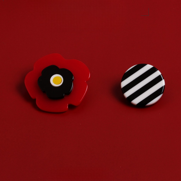 【2pattern】花びらモチーフ＆ラウンドストライプアシンメントリーイヤーアクセサリー　《Z00794》