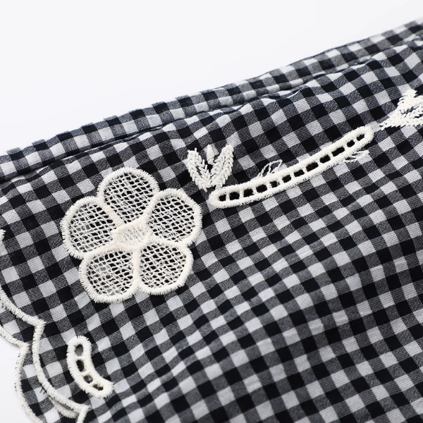 ギンガム刺繍ブラウス＆ショートパンツセットアップ《Z01038》