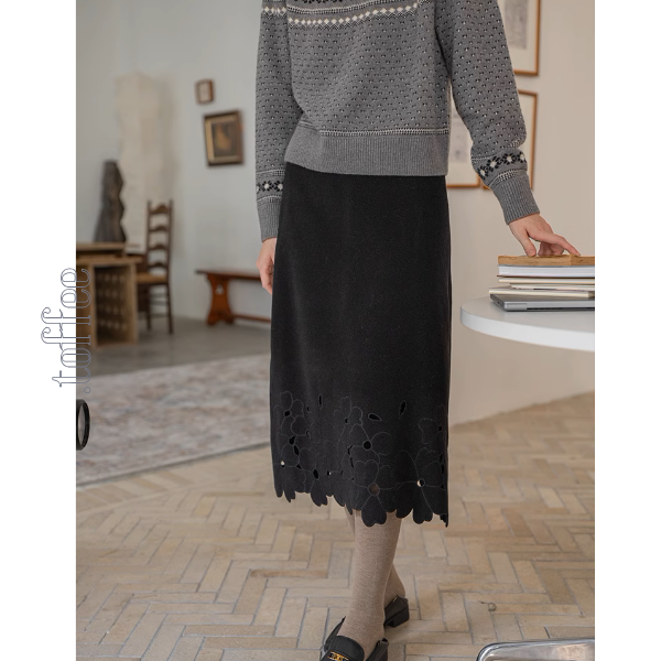 【2color】花柄レースAラインミディ丈スカート《Z00859》