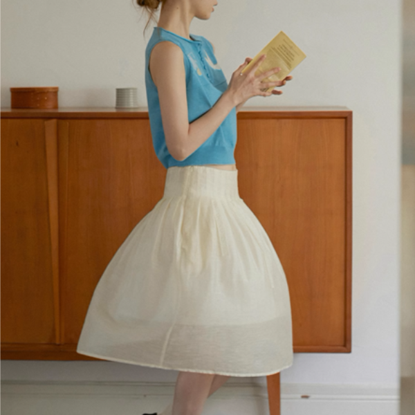 羽ばたく鳥と木の実のシアーニットベスト《Z01018》