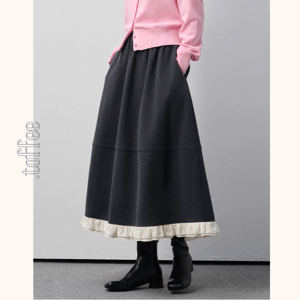 白レースが映えるチャコールAラインロングスカート《Z01188》