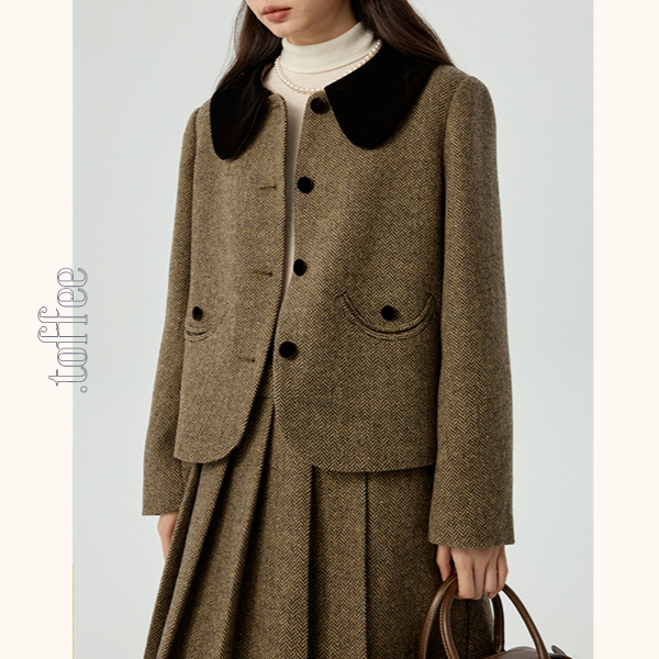 ヘリボーン柄ショートジャケット＆プリーツミディスカートのセットアップ　Z00481