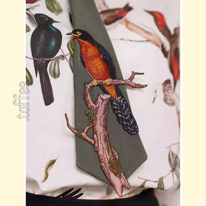 【3color】自由を纏う：手仕事の鳥刺繍タイ　C0179