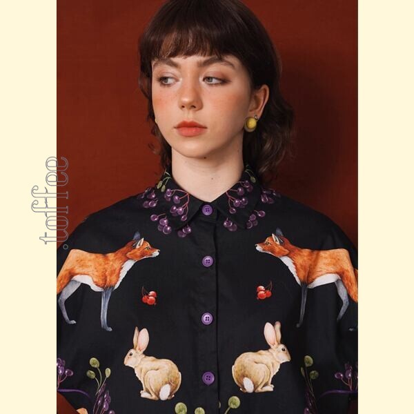 レトロアートが描く、夜の森のパーティーブラウス 《C0210》