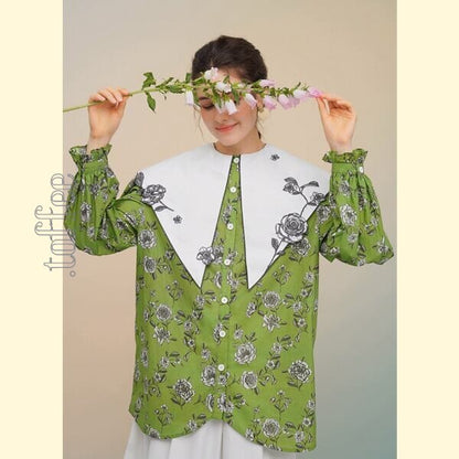 ローズフレンチレトロプリントシャツ: 個性的なエレガンスを纏う 《C0213》