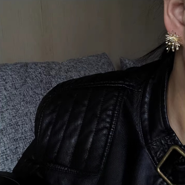 花火モチーフの煌めきイヤーアクセサリー《Z01302》