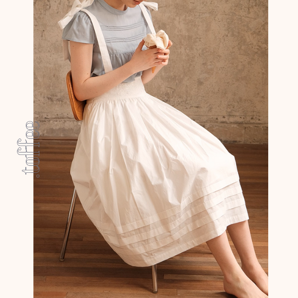 花刺繍ホワイトサスペンダースカート《Z01053》