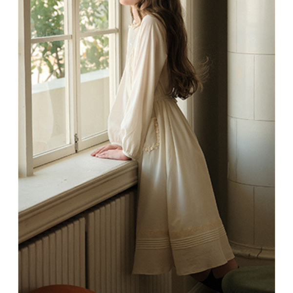 【2color】北欧風フラワー刺繍入りミモレ丈ワンピース  Z00010