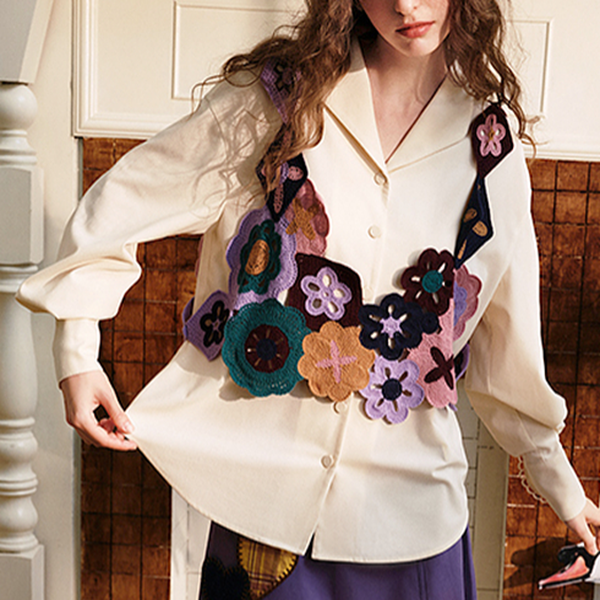 【2color】かぎ編みマルチカラーフラワーモチーフベスト＆レースディテールルーズシャツセットアップ    《Z00654》
