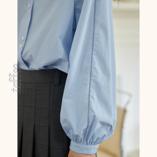 ダブルドールカラーブルーブラウス　Z00562