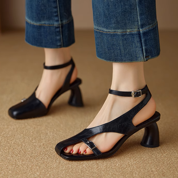 【2color】アシンメントリーデザインハイヒールサンダル《Z00977》