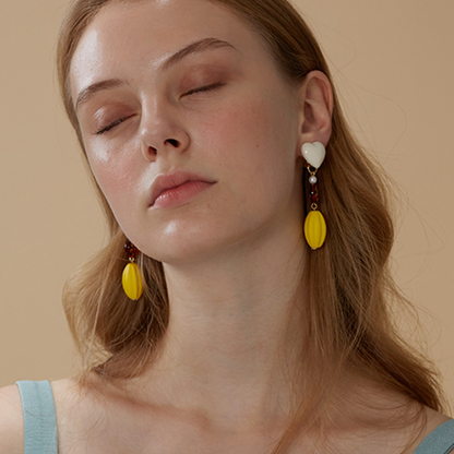 【2pattern】ハート、月と星、黄色の楕円体のドロップイヤーアクセサリー　《Z00796》