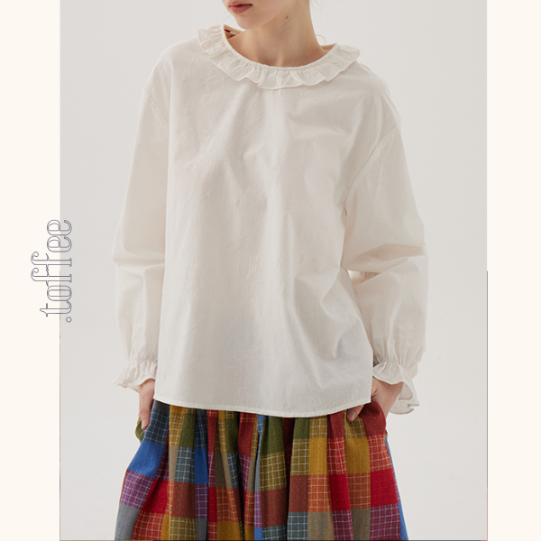 【2color】フリルネックコットンブラウス　《Z00787》