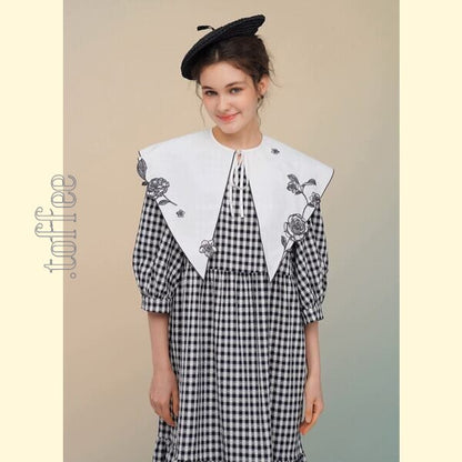 繊細バラ刺繍のつけ襟：あなただけの魔法のアクセサリー 《C0212》