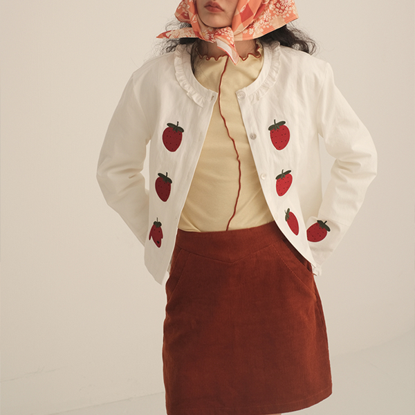 ストロベリープリントホワイトブラウス　Z00448
