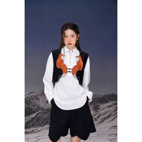 フォックス刺繍ブラックベスト C0097