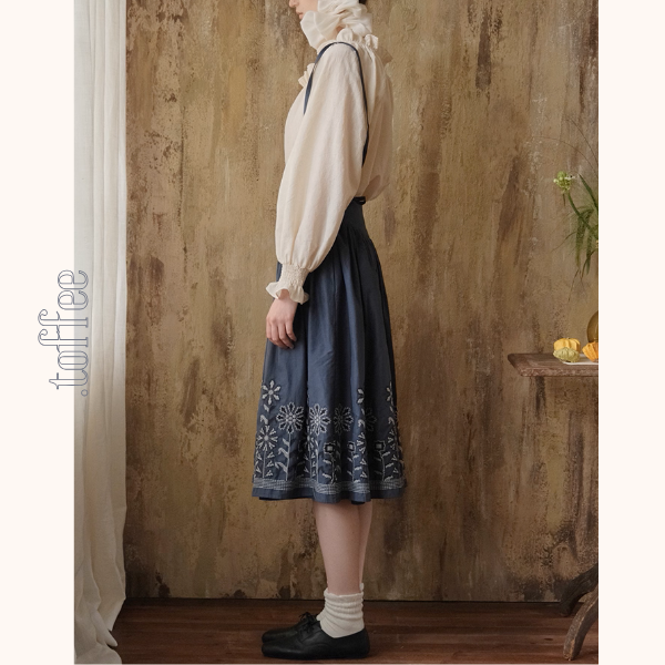 レトロ調花柄刺繍サスペンダースカート《Z01109》