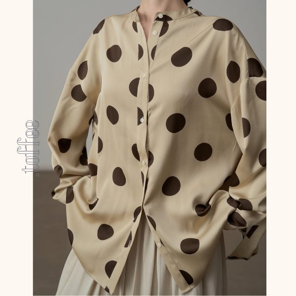 リズムを奏でる、大きな水玉シャツ《Z01120》