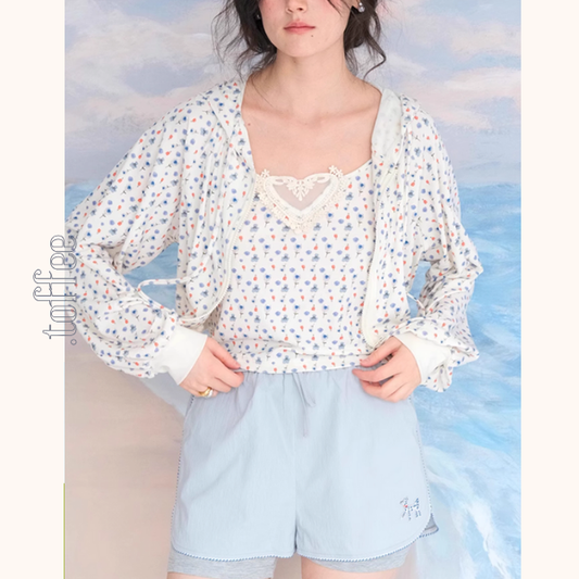 クロップドフーディー＆レースキャミソール小花柄セットアップ《Z00983》