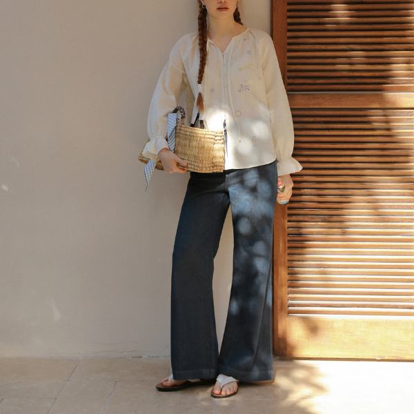 ポニーと星のロマンティック刺繍入りホワイトブラウス《Z00829》