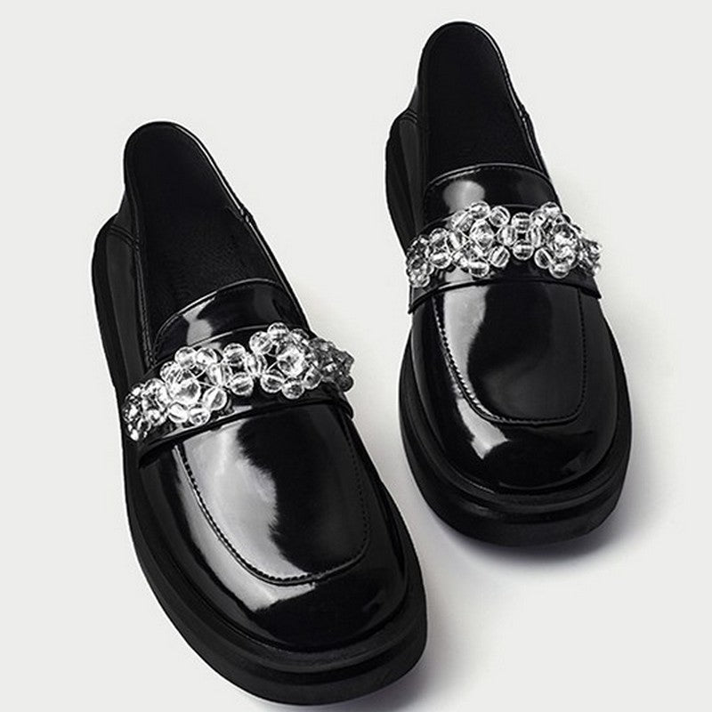 ビジューが光るブリテッシュローファー