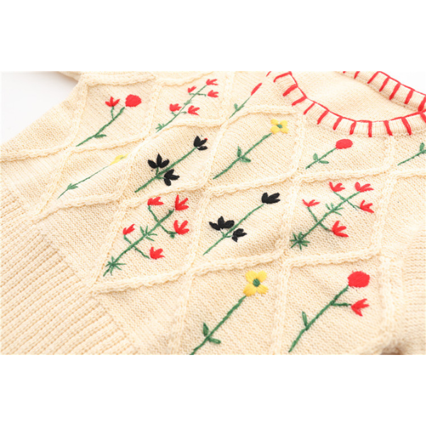 小花刺繍入りショートニットトップ Z00218