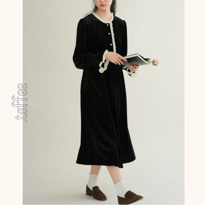 レースディテールグロッシーブラックワンピース　《Z00760》