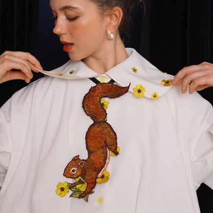 森のファンタジー：花の妖精と無邪気なリスの刺繍タイ 《C0190》