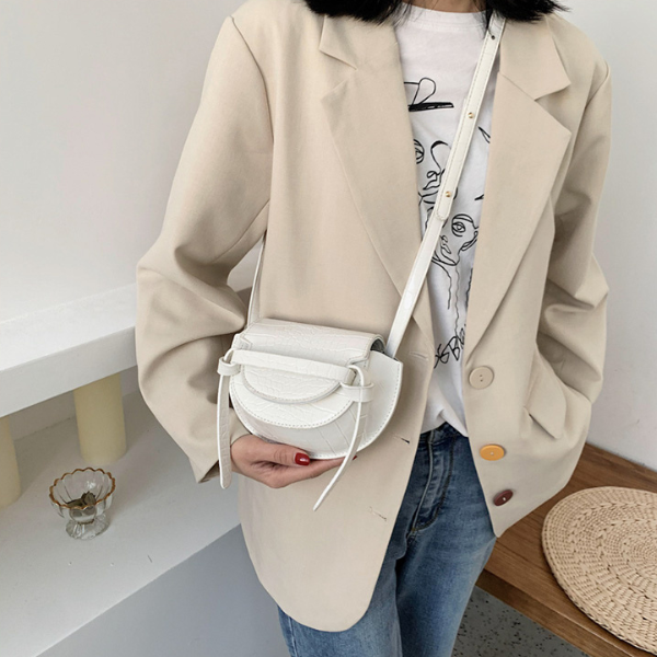 【４color】クロコ調エンボスプロセッシングショルダーバッグ　AU-171