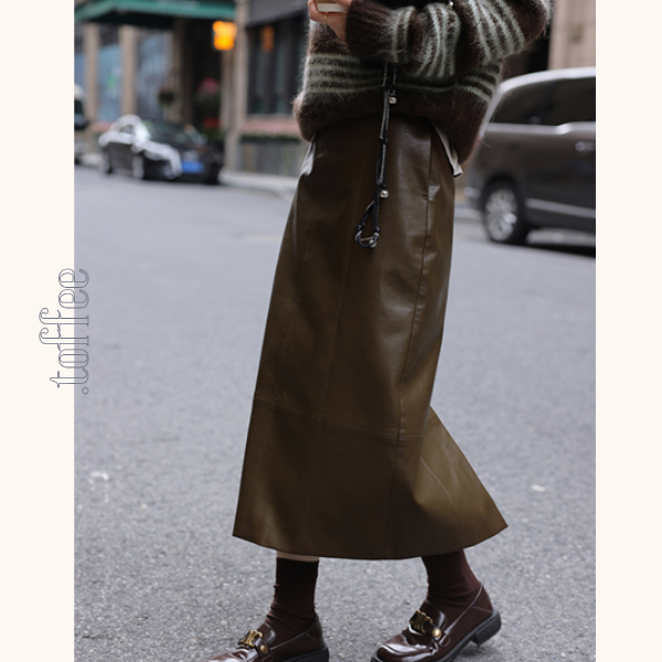 ハイウエストストレートスリットスカート 《Z00642》