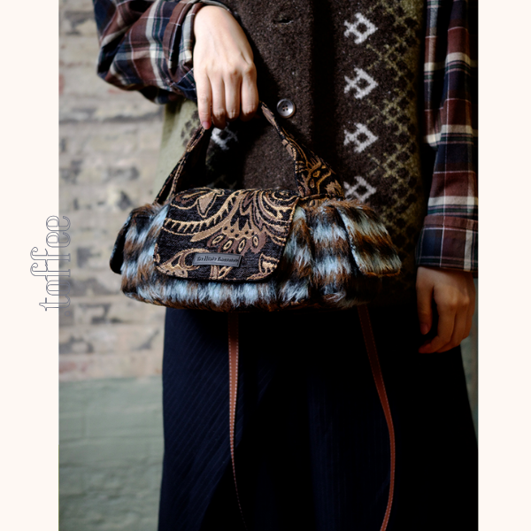 ファー付きダマスク織りショルダーバッグ　《Z00788》