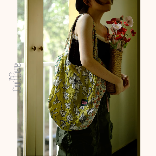 パッチワーク風花柄トートバッグ《Z00955》