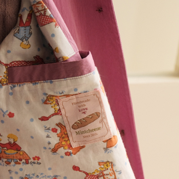 【2color】クラシカルミドル丈Aラインコート　《Z00749》