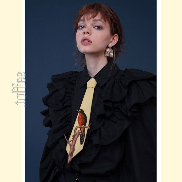 【3color】自由を纏う：手仕事の鳥刺繍タイ　C0179