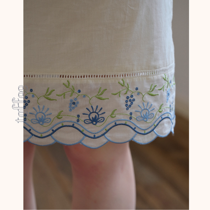 花柄刺繍が映えるレトロ可愛いセットアップ　《Z01117》