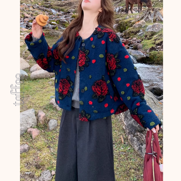 赤い立体花が映えるネイビーショートコート《Z01284》