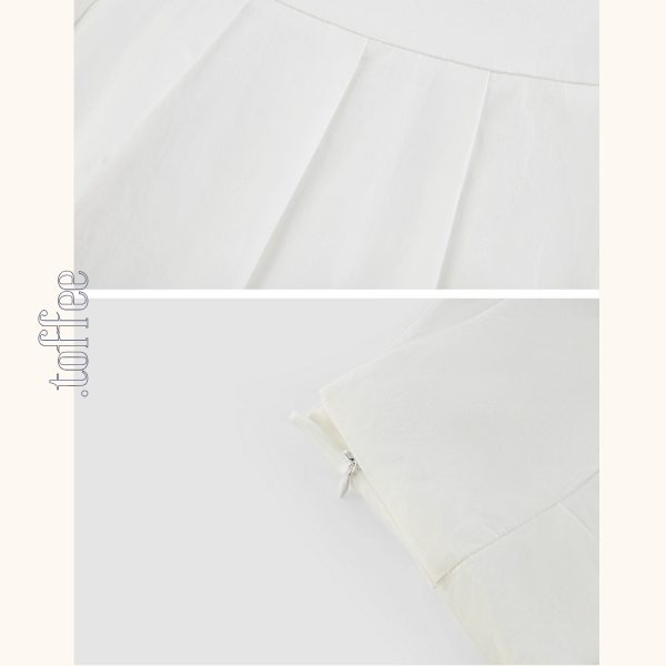 フリルネックとリボンのホワイトブラウス《Z01092》